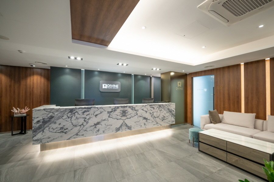 디바인성형외과의원's Image