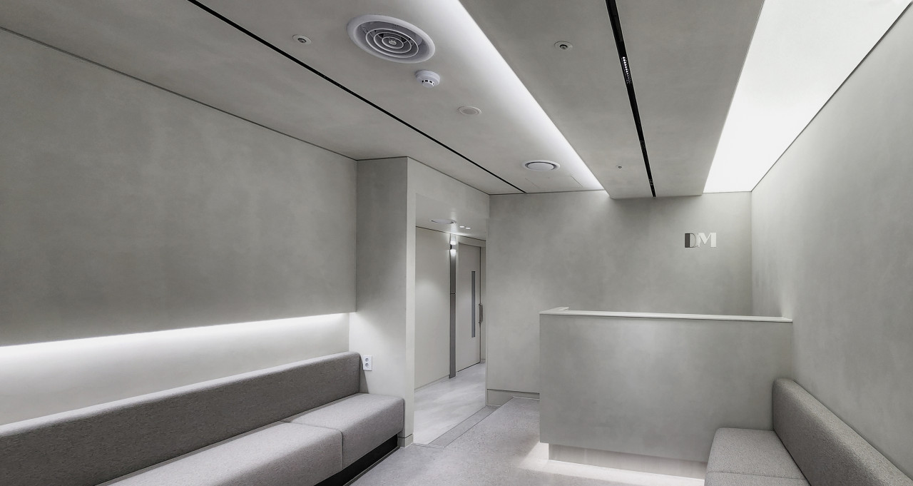 디엠성형외과의원's Image