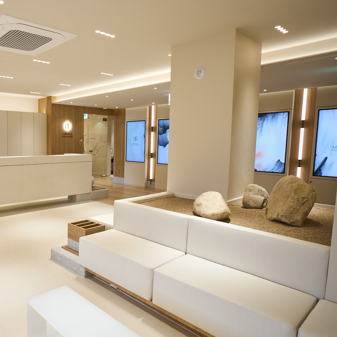 로웰성형외과의원's Image