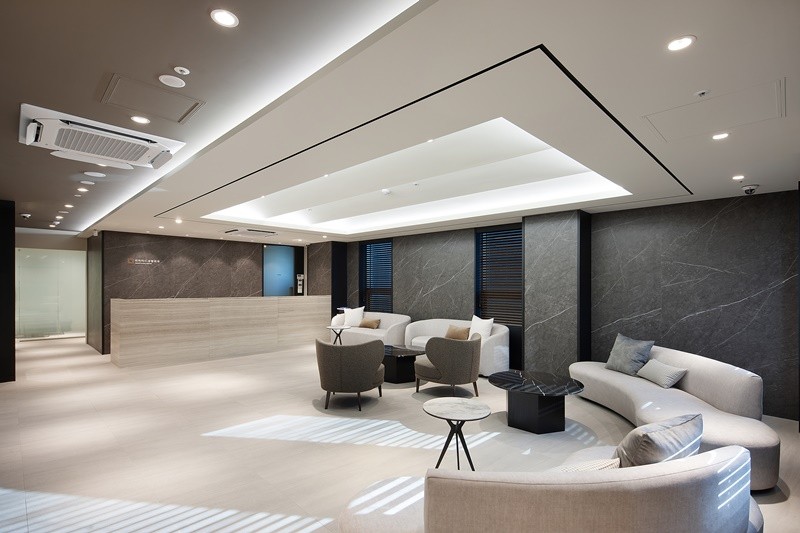 리미티드성형외과의원's Image