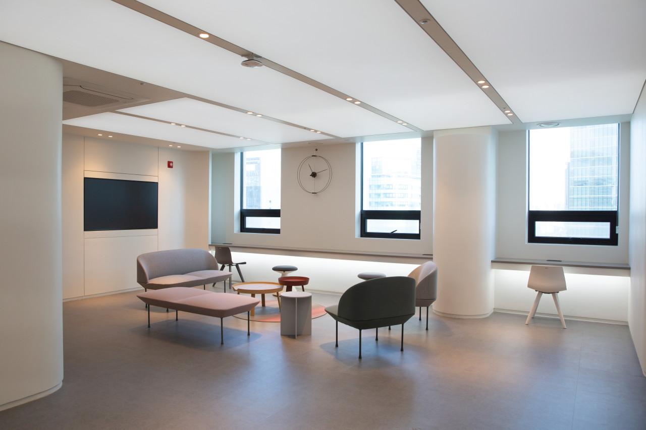 리트머스성형외과의원's Image