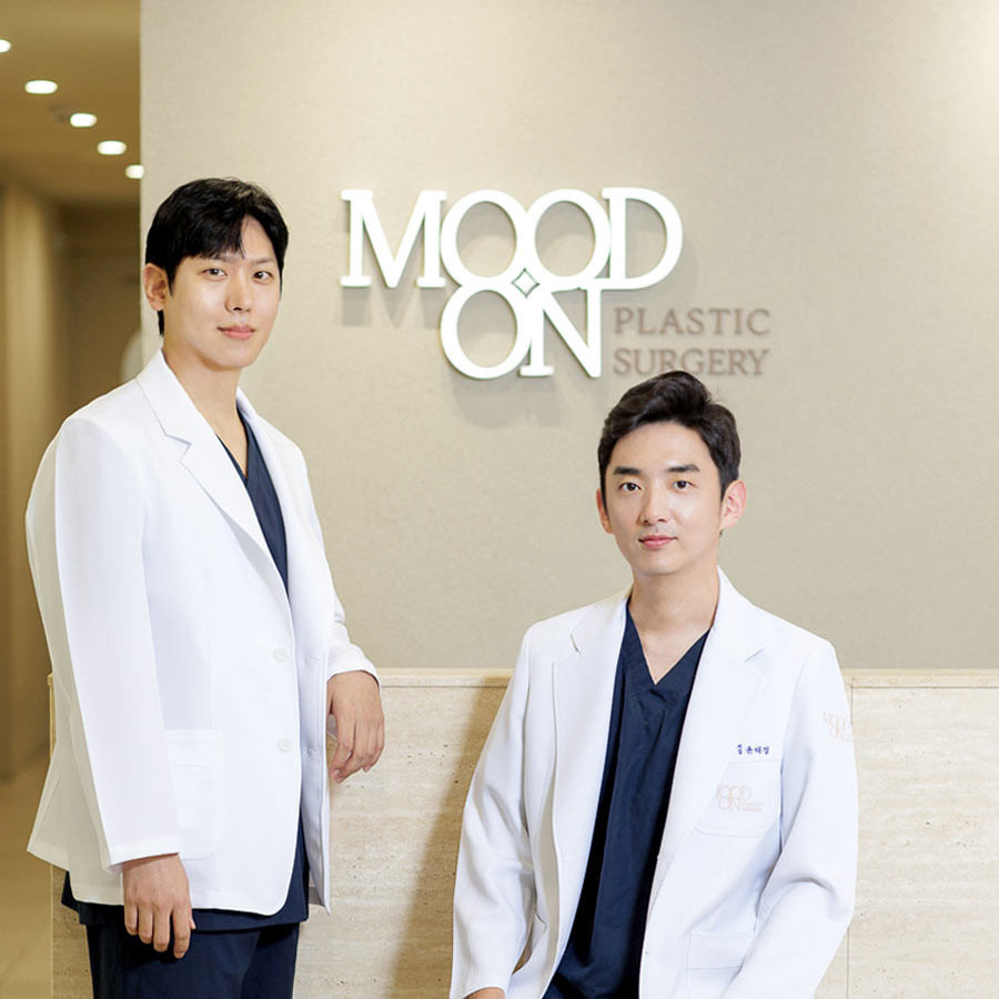 무드온성형외과의원's Image
