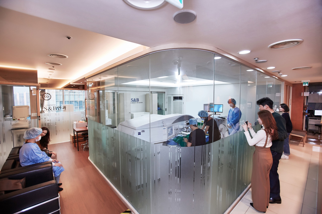 압구정에스앤비안과의원's Image