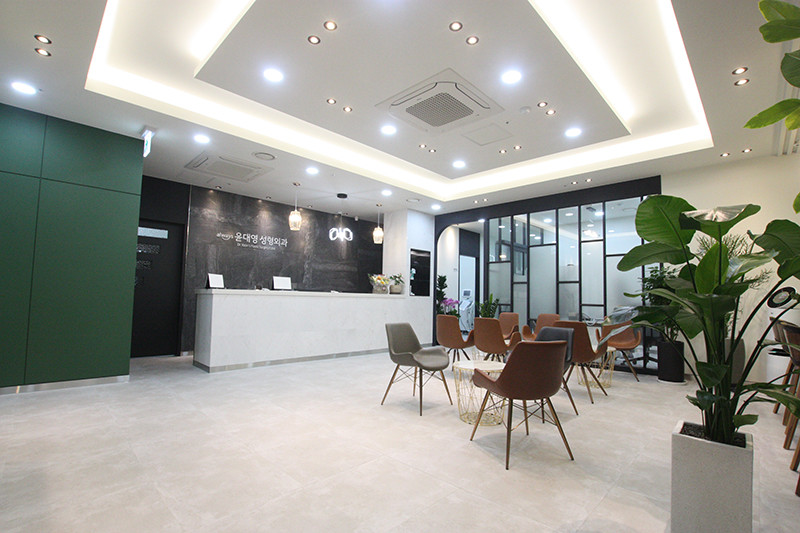 올웨이즈윤대영성형외과의원's Image