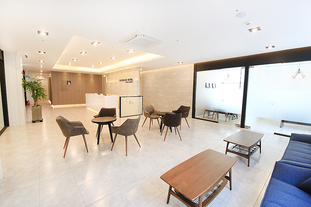 청담모델성형외과의원's Image