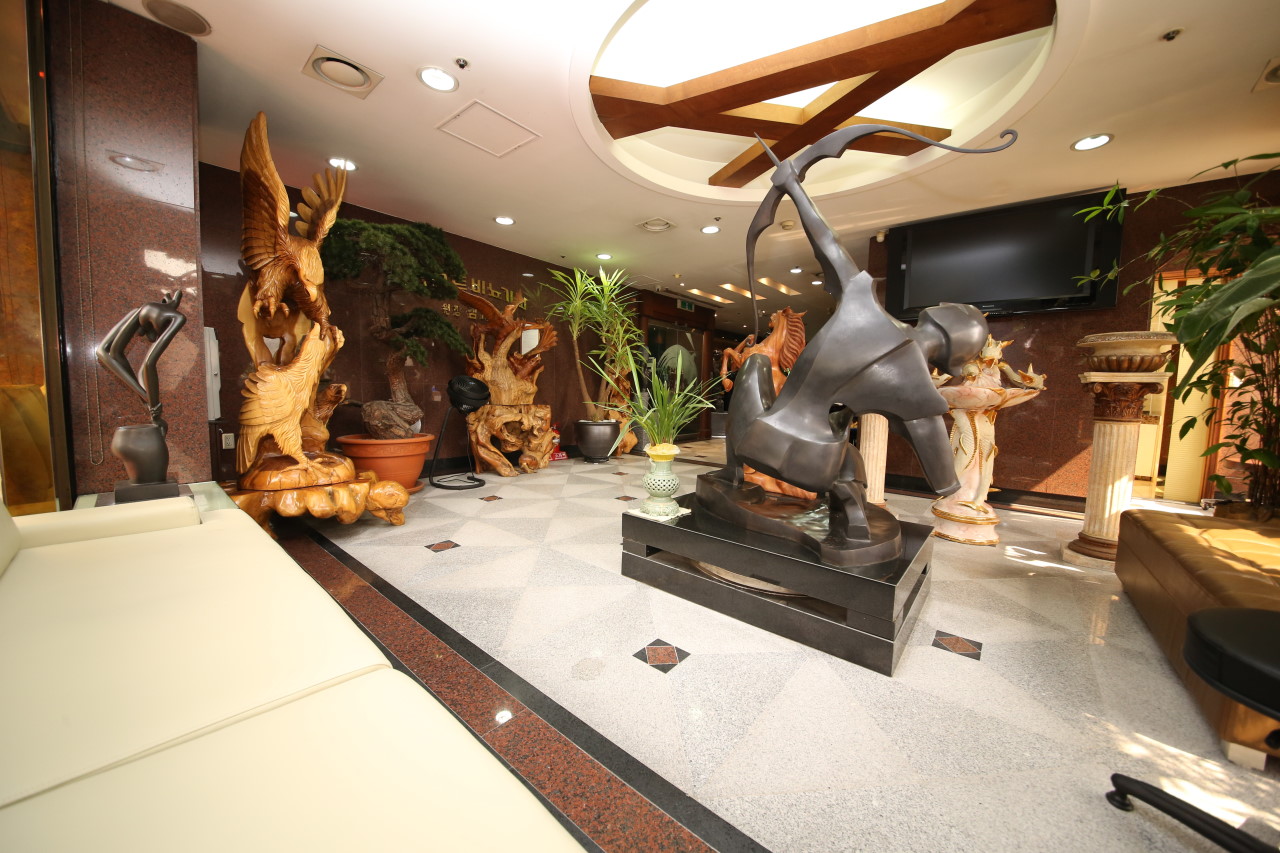 퍼스트비뇨기과의원's Image