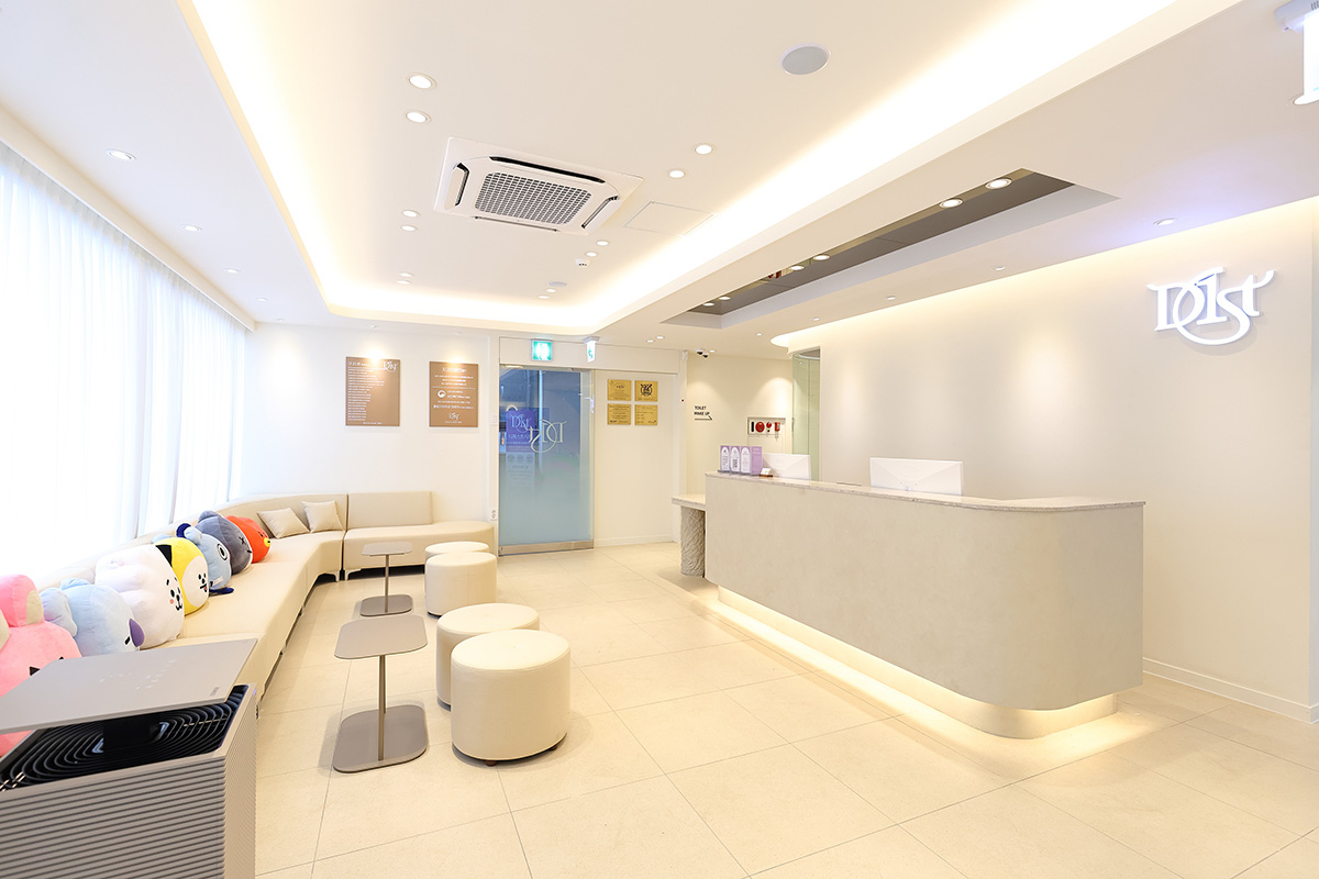 디퍼스트치과의원's Image