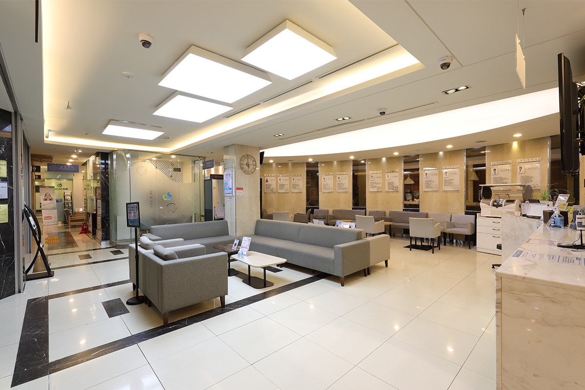 화이트사과나무치과의원's Image